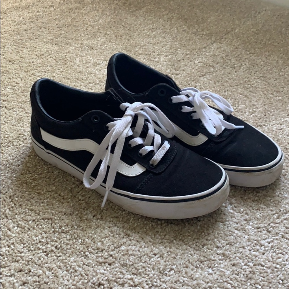 Women’s old skool vans sz 7.5